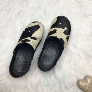 sanita cow clogs